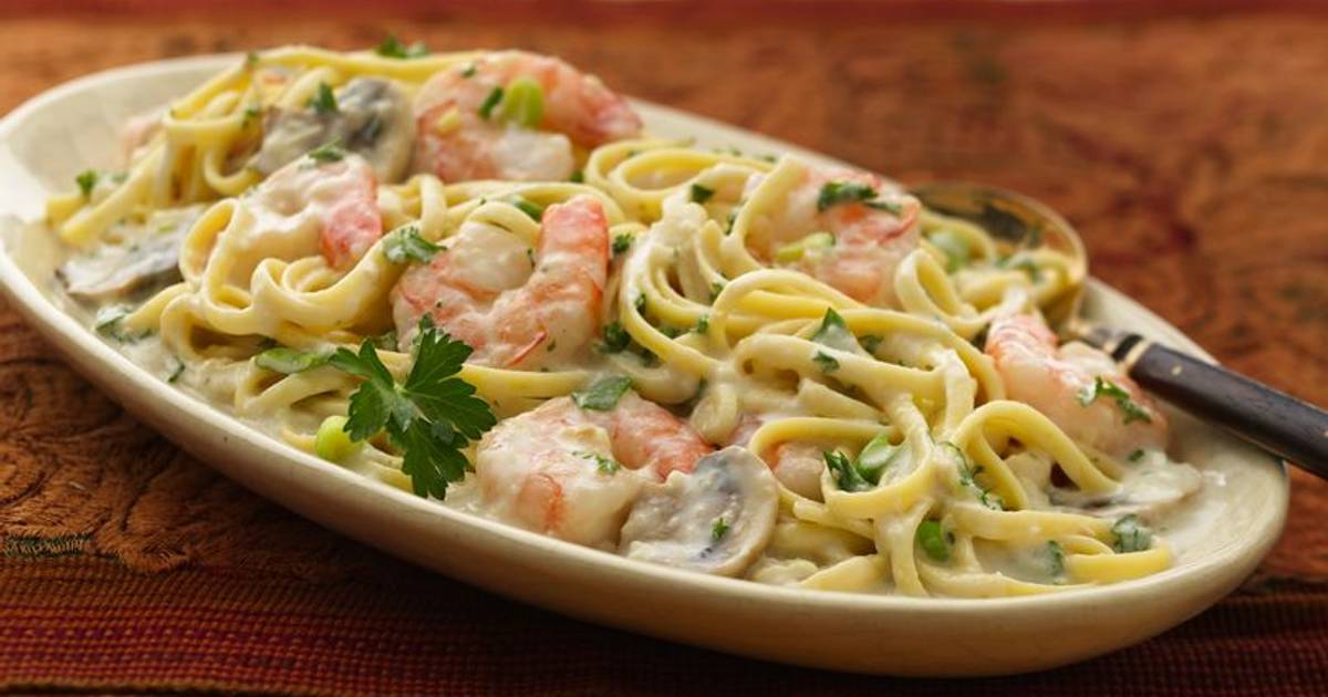 Spaguetti Alfredo de camarones